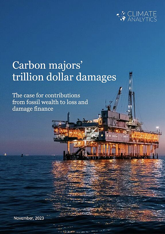 Titelbild der Studie von Climate Analytics zu den Gewinnen der größten Öl- und Gaskonzerne zeigt eine Ölplattform im Meer